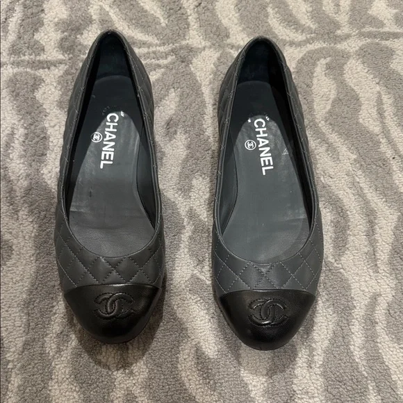 CHANEL Women's Black Quilted Loafers - Picture 1 of 6